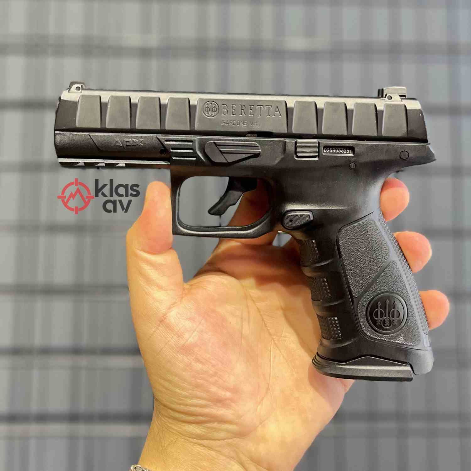 UMAREX Beretta APX 4,5 mm Blowback Havalı Tabanca Siyah